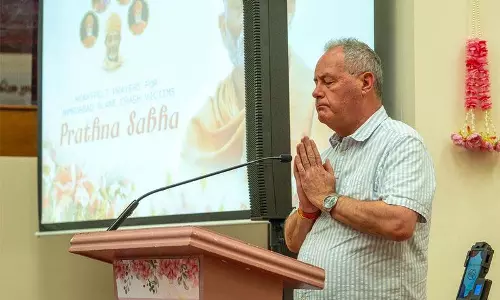 ब्रिटेन के सांसद बॉब ब्लैकमैन ने अमोघ विमान दुर्घटना के लिए प्रार्थना की