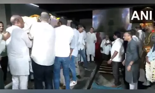 गुजरात पूर्व सीएम का पूरे राजकीय सम्मान के साथ अंतिम संस्कार किया गया, Amit Shah, सीएम पटेल मौजूद रहे