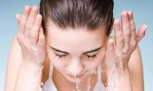 Skin care: गर्मी के कारण अगर आपकी त्वचा का रंग काला पड़ गया है तो लगाएं ये फेस पैक, चेहरे पर आ जाएगी चमक Skin care: गर्मी के कारण अगर आपकी त्वचा का रंग काला पड़ गया है तो लगाएं ये फेस पैक, चेहरे पर आ जाएगी चमक