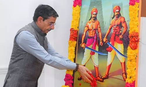 जम्बू द्वीप उद्घोषणा दिवस: राज्यपाल ने मरुधु बंधुओं को श्रद्धांजलि अर्पित की जम्बू द्वीप उद्घोषणा दिवस: राज्यपाल ने मरुधु बंधुओं को श्रद्धांजलि अर्पित की