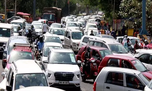 भारत के ऑटो सेक्टर पर कम असर, ईवी और हाइब्रिड पर ज्यादा असर: रिपोर्ट