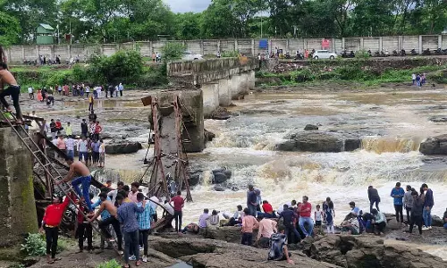 Pune : जिला प्रशासन ने सभी पुलों को ध्वस्त करने का फैसला किया
