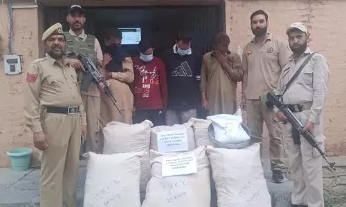 चडूरा बडगाम में गौशाला से प्रतिबंधित सामग्री जब्त: Police चडूरा बडगाम में गौशाला से प्रतिबंधित सामग्री जब्त: Police