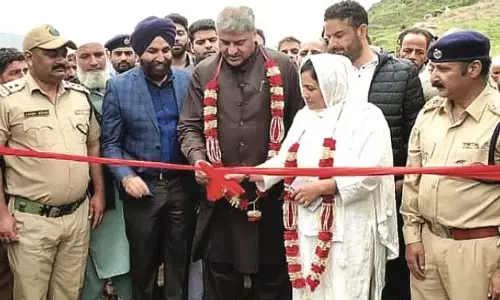 विधायक सज्जाद शाहीन ने बनिहाल में पार्क का उद्घाटन किया विधायक सज्जाद शाहीन ने बनिहाल में पार्क का उद्घाटन किया
