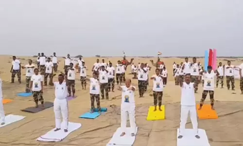 सरहद पर योग: अंतरराष्ट्रीय योग दिवस से पहले बीएसएफ जवानों ने दिया अनुशासन और संतुलन का संदेश