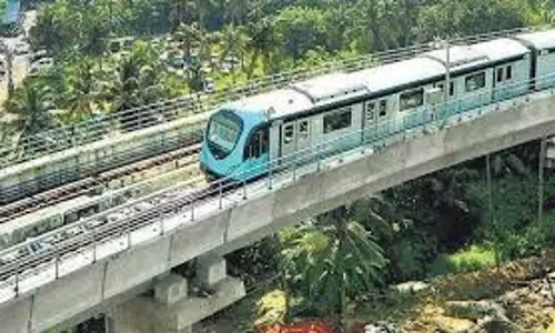 Kochi मेट्रो ने रिकॉर्ड दैनिक सवारियों और परिचालन लाभ में वृद्धि के साथ 8वीं वर्षगांठ मनाई