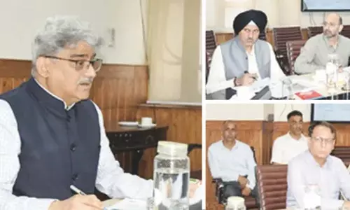 जम्मू-कश्मीर हस्तशिल्प को बढ़ावा देने के लिए प्रौद्योगिकी और वैश्विक गठजोड़ का लाभ उठाने पर जोर जम्मू-कश्मीर हस्तशिल्प को बढ़ावा देने के लिए प्रौद्योगिकी और वैश्विक गठजोड़ का लाभ उठाने पर जोर