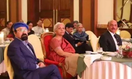 LAHDC कारगिल अध्यक्ष ने सीतारमण से मुलाकात कर 1,000 करोड़ रुपये के पैकेज की मांग की