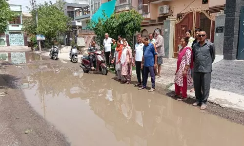 Haryana :  भिवानी के सेक्टर 23 में टूटी सड़कें और जलभराव
