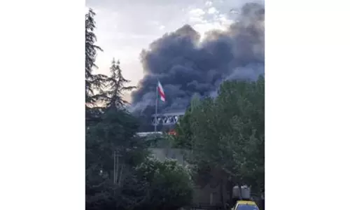 इजराइल-ईरान तनाव के बीच, भारतीय दूतावास ने Tehran में भारतीयों से संपर्क विवरण और स्थान बताने को कहा इजराइल-ईरान तनाव के बीच, भारतीय दूतावास ने Tehran में भारतीयों से संपर्क विवरण और स्थान बताने को कहा