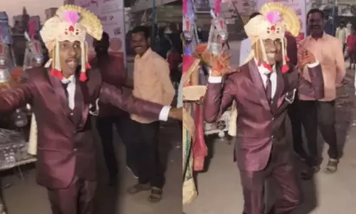 Wedding में दूल्हे ने किया जबरदस्त डांस, देखें वीडियो