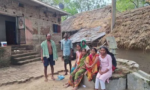 Keonjhar: सरकारी उपेक्षा से अकेला परिवार गांव में रह रहा