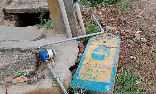हर घर गंगा जल जीवन मिशन परियोजना: जलापूर्ति से पहले पाइप जमीन में गाड़े गए