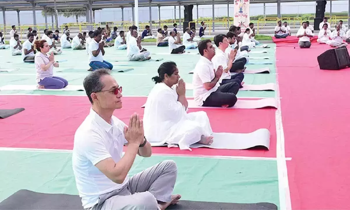 योग से शारीरिक और मानसिक शक्ति बढ़ती है: मंत्री सविता