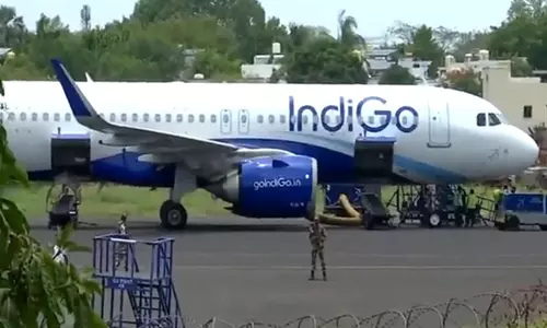 बम की धमकी के बाद IndiGo की फ्लाइट ने नागपुर एयरपोर्ट पर इमरजेंसी लैंडिंग की