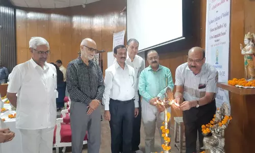Haryana : डॉक्टरों और छात्रों को स्वस्थ जीवन के लिए योग अपनाने की सलाह दी गई Haryana : डॉक्टरों और छात्रों को स्वस्थ जीवन के लिए योग अपनाने की सलाह दी गई