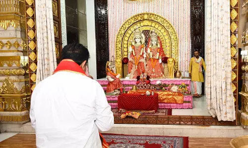 गृहमंत्री विजय शर्मा ने वीआईपी चौक स्थित राम मंदिर में पूजा अर्चना की