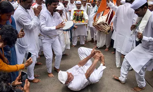 Pune : केंद्रीय मंत्री ने पालकी यात्रा शुरू होने से पहले वारकरियों को कोई बाधा नहीं आने का आश्वासन दिया
