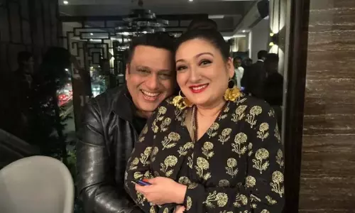 Sunita ने प्रसिद्धि के लिए गोविंदा का उपनाम हटाने की बात स्वीकार की Sunita ने प्रसिद्धि के लिए गोविंदा का उपनाम हटाने की बात स्वीकार की