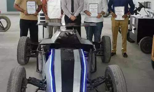 CT Group के छात्रों द्वारा विकसित उच्च प्रदर्शन वाली ऑफ-रोड स्पोर्ट्स बग्गी CT Group के छात्रों द्वारा विकसित उच्च प्रदर्शन वाली ऑफ-रोड स्पोर्ट्स बग्गी