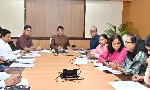 राजस्व मंत्री टंकराम वर्मा ने ली विभागीय बैठक राजस्व मंत्री टंकराम वर्मा ने ली विभागीय बैठक