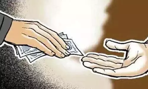Kerala : घर से 11 किलो गांजा जब्त, प्रति गिरफ्तार Kerala : घर से 11 किलो गांजा जब्त, प्रति गिरफ्तार