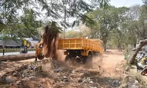 Kerala :  कोट्टाराक्कारा मिनी सिविल स्टेशन पर सेवानिवृत्त वाहन जगह घेरते
