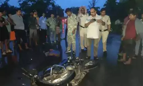 वेल्डर की मौत, पिकअप ने लिया चपेट में