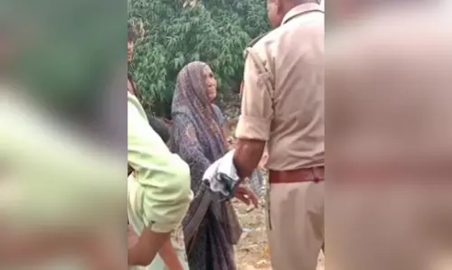 बुजुर्ग महिला को दी उसके नाती के एनकाउंटर करने की धमकी, दारोगा पर बड़ा एक्शन बुजुर्ग महिला को दी उसके नाती के एनकाउंटर करने की धमकी, दारोगा पर बड़ा एक्शन