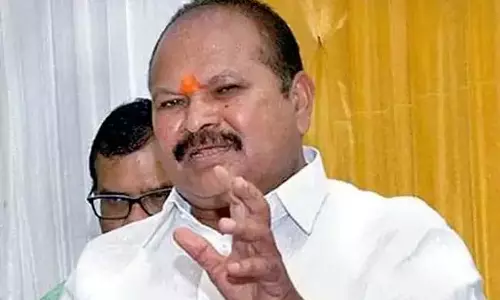 Andhra : विधायक कन्ना लक्ष्मीनारायण ने जगन पर भरोसा करने के लिए उनकी आलोचना की