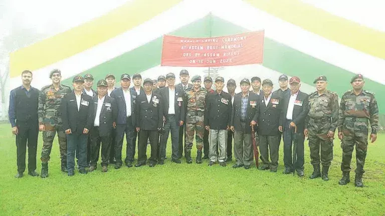 Assam राइफल्स ने श्रद्धांजलि समारोह आयोजित किया योग सत्र Assam राइफल्स ने श्रद्धांजलि समारोह आयोजित किया योग सत्र
