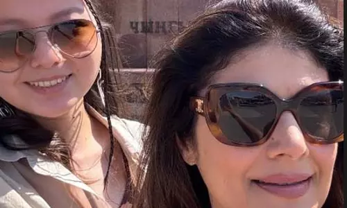 दोस्तों संग छुट्टियां बिता रहीं पूजा बत्रा, पहली बार किर्गिस्तान पहुंचने की जताई खुशी दोस्तों संग छुट्टियां बिता रहीं पूजा बत्रा, पहली बार किर्गिस्तान पहुंचने की जताई खुशी