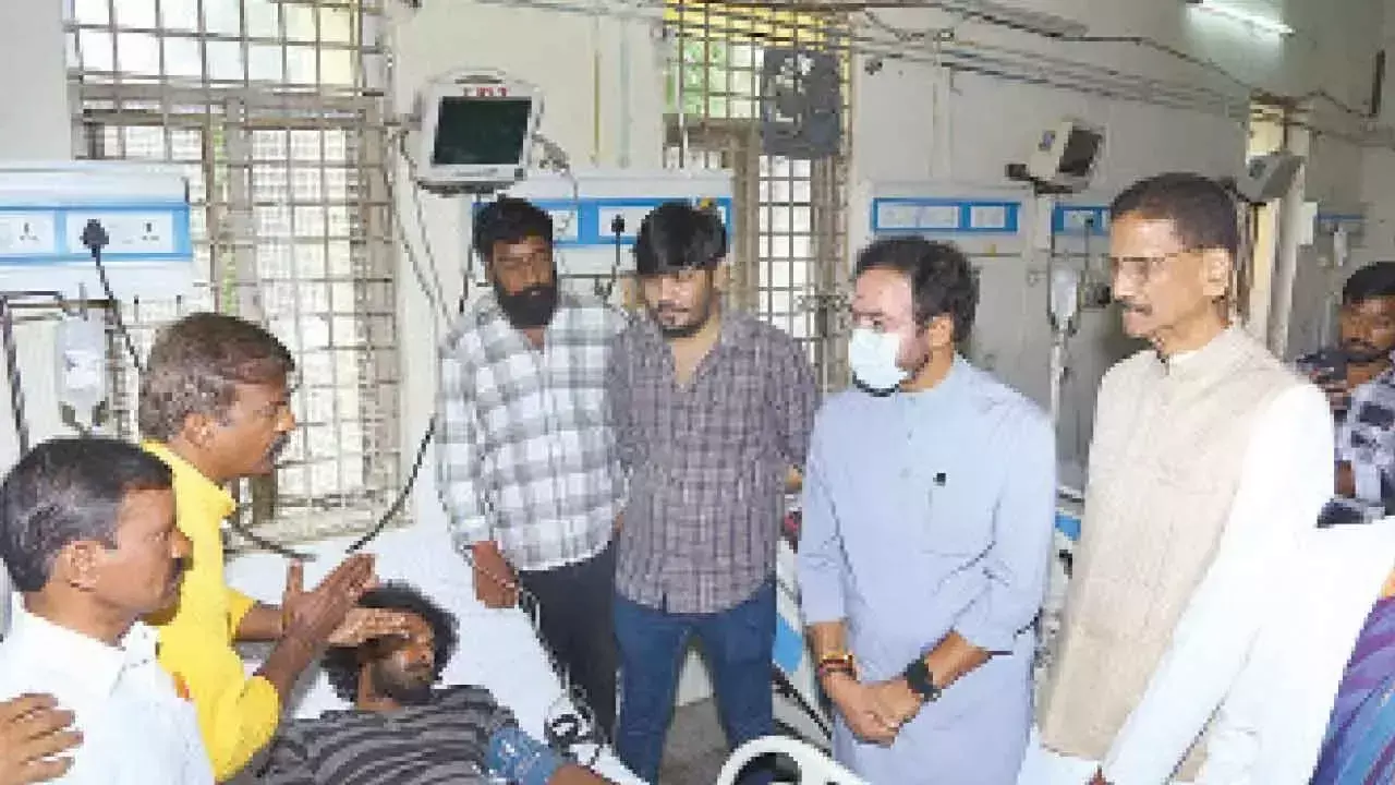 किशन रेड्डी ने गांधी अस्पताल का निरीक्षण किया; सुविधाओं का जायजा लिया किशन रेड्डी ने गांधी अस्पताल का निरीक्षण किया; सुविधाओं का जायजा लिया