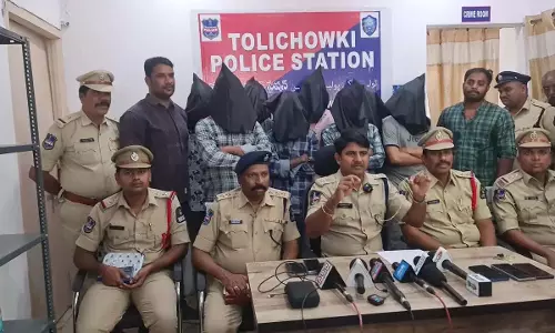 Hyderabad पुलिस ने डकैती के मामले में 4 लोगों को पकड़ा Hyderabad पुलिस ने डकैती के मामले में 4 लोगों को पकड़ा