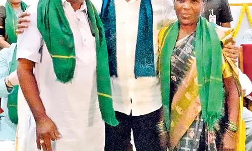 Telangana : किसानों को निवेश का दोगुना मिलना चाहिए Telangana : किसानों को निवेश का दोगुना मिलना चाहिए