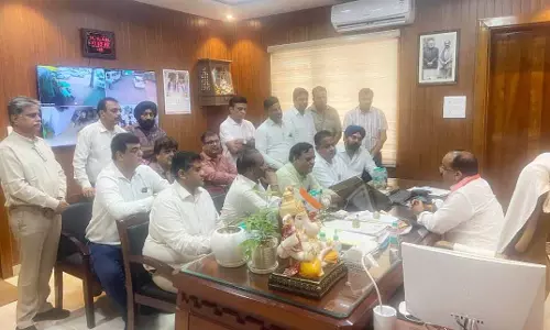 डिप्टी सीएम अरुण साव से मिले चेंबर के पदाधिकारी डिप्टी सीएम अरुण साव से मिले चेंबर के पदाधिकारी