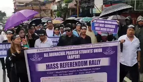 AAPSU ने अवैध अप्रवासियों और गैर-एपीएसटी मतदाताओं के खिलाफ जनमत संग्रह रैली निकाली AAPSU ने अवैध अप्रवासियों और गैर-एपीएसटी मतदाताओं के खिलाफ जनमत संग्रह रैली निकाली