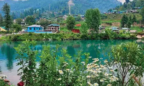 Kangra घाटी के होटलों में गर्मी से बचने के लिए उमड़े पर्यटक