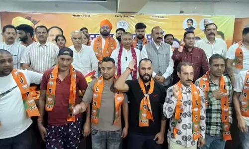 प्रमुख AIBCU नेता और समर्थक भाजपा में शामिल प्रमुख AIBCU नेता और समर्थक भाजपा में शामिल