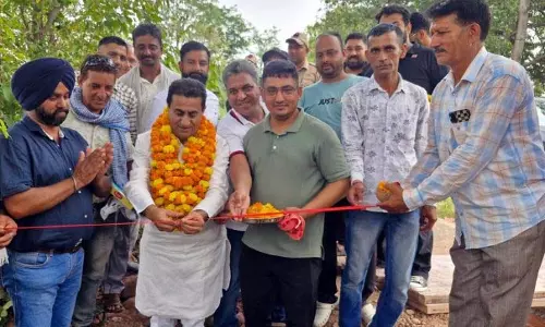 Jammu: जसरोटिया ने फील्ड चैनलों का निर्माण कार्य शुरू किया Jammu: जसरोटिया ने फील्ड चैनलों का निर्माण कार्य शुरू किया