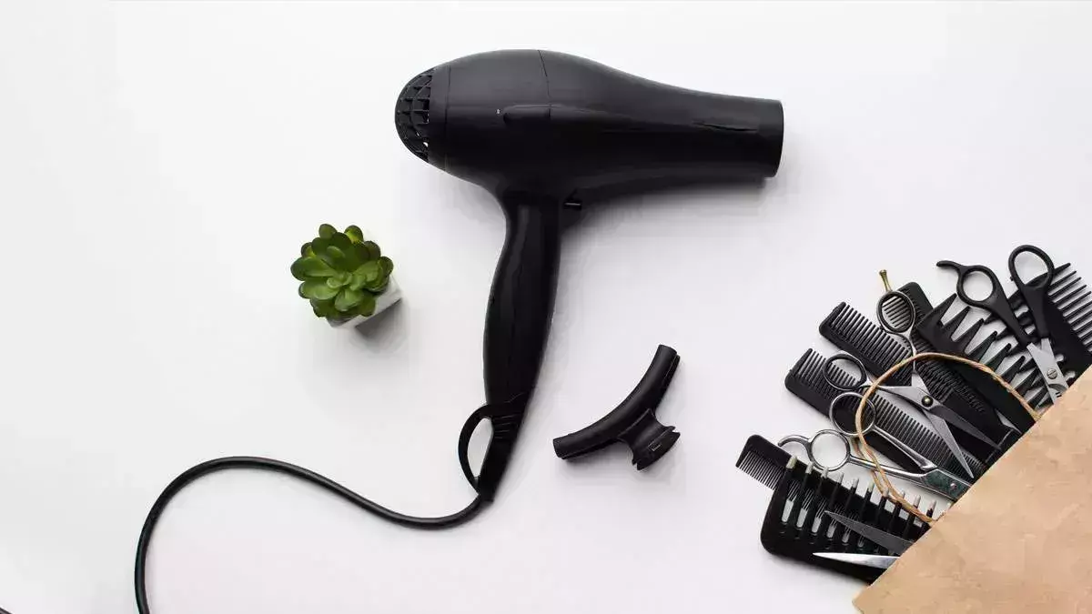 Philips ने भारत में लॉन्च किया अल्ट्रा फास्ट, हाईड्रेटिंग हेयर ड्रायर, जानें कीमत