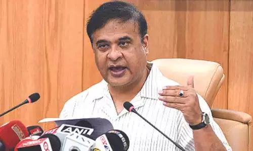 धुबरी में तनाव, Assam CM हिमंत बिस्वा सरमा ने कांग्रेस पर हमला किया धुबरी में तनाव, Assam CM हिमंत बिस्वा सरमा ने कांग्रेस पर हमला किया