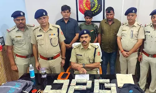 क्या असलूपे ने दिल्ली पुलिस की वर्दी पहनकर एटीएम लूटा था?