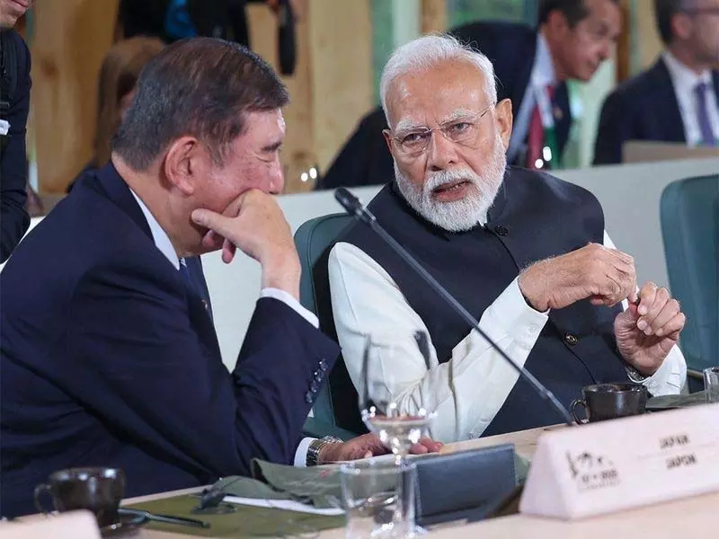 मोदी ने शिगेरू इशिबा से बातचीत के बाद भारत-जापान संबंधों को मजबूत करने का किया वादा मोदी ने शिगेरू इशिबा से बातचीत के बाद भारत-जापान संबंधों को मजबूत करने का किया वादा