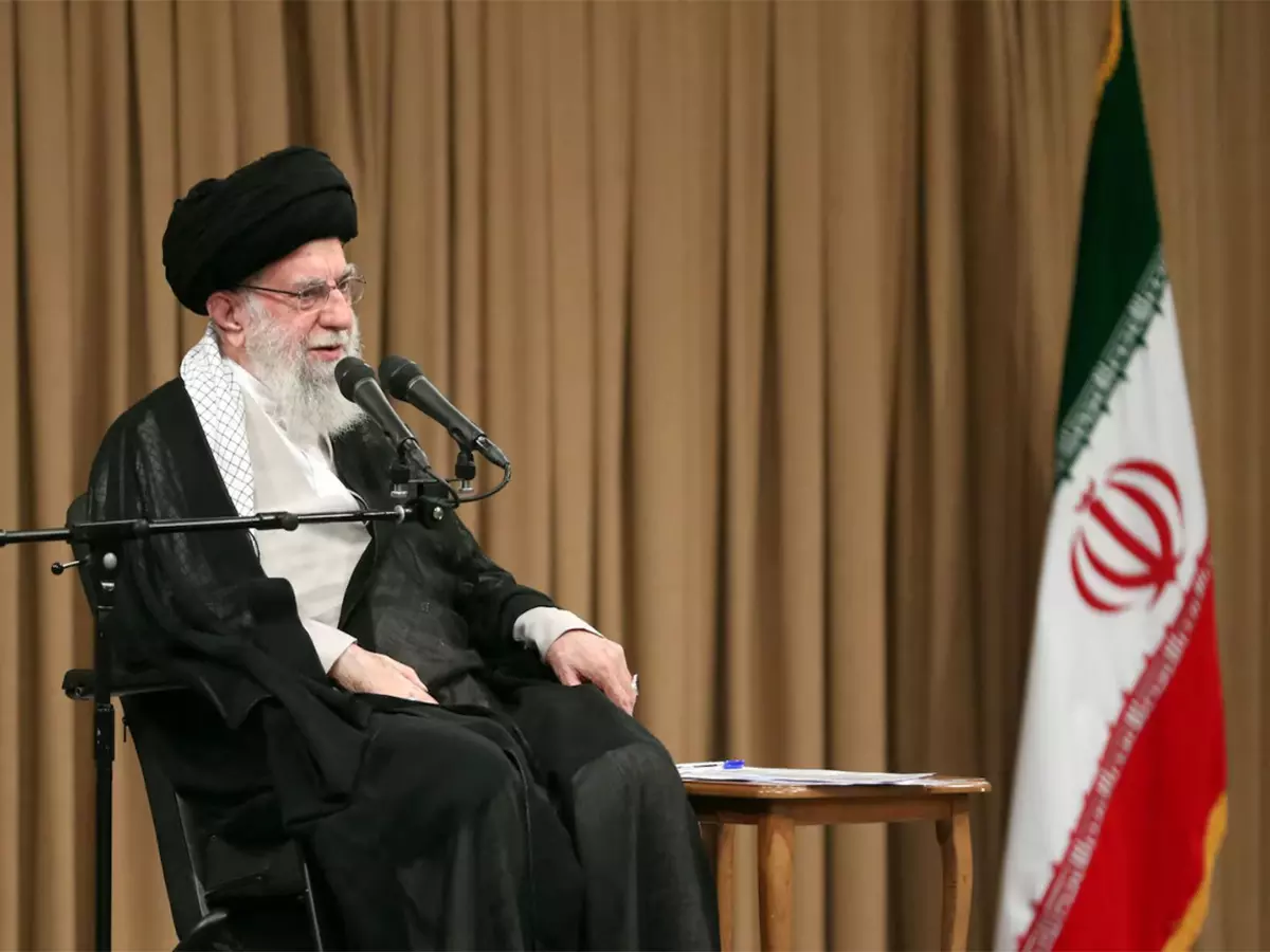 हम ज़ायोनीवादियों पर कोई दया नहीं दिखाएंगे: Iran के सर्वोच्च नेता खामेनेई ने इज़राइल को चेतावनी दी हम ज़ायोनीवादियों पर कोई दया नहीं दिखाएंगे: Iran के सर्वोच्च नेता खामेनेई ने इज़राइल को चेतावनी दी