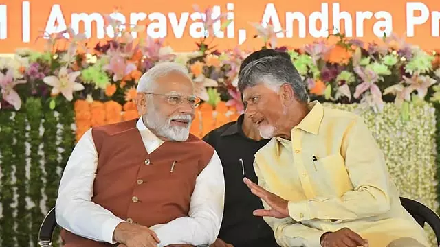 योग दिवस को सफल बनाने के लिए हाथ मिलाएं: PM Modi योग दिवस को सफल बनाने के लिए हाथ मिलाएं: PM Modi