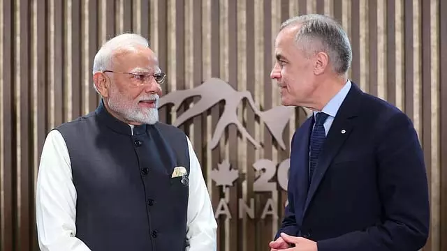 PM Modi ने कनाडा के प्रधानमंत्री कार्नी से मुलाकात की PM Modi ने कनाडा के प्रधानमंत्री कार्नी से मुलाकात की