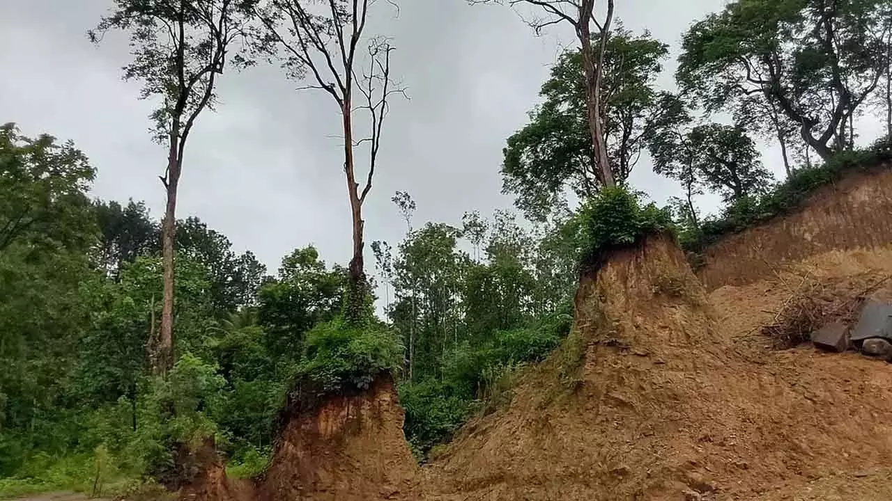 Karnataka: हरंगी बांध के पास अवैध खनन से खतरा Karnataka: हरंगी बांध के पास अवैध खनन से खतरा