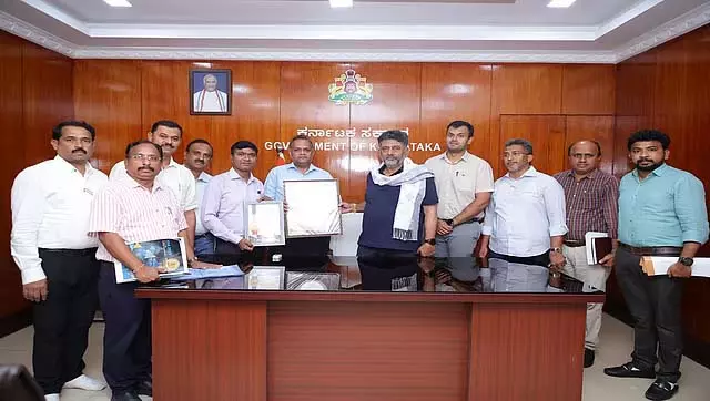 येतिनाहोल परियोजना के लिए विश्वेश्वरैया जल निगम को IIN प्लैटिनम 2025 राष्ट्रीय पुरस्कार येतिनाहोल परियोजना के लिए विश्वेश्वरैया जल निगम को IIN प्लैटिनम 2025 राष्ट्रीय पुरस्कार