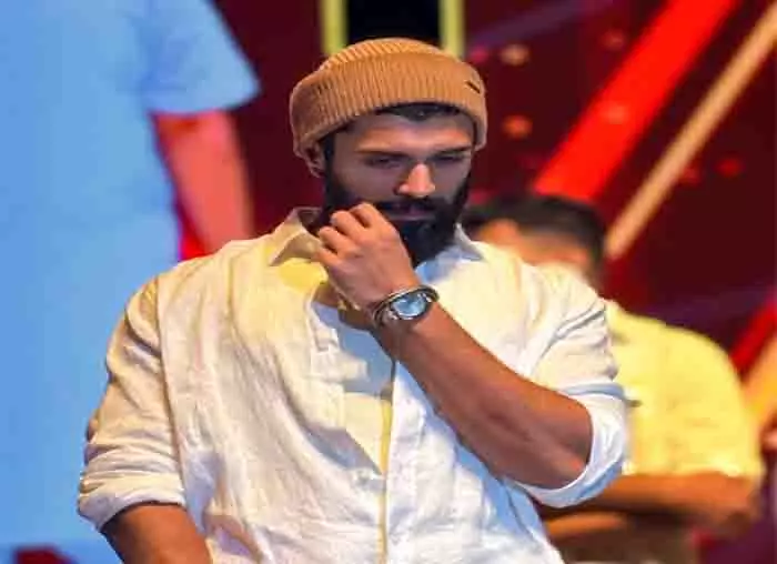 शेखर कम्मुला ने मेरे जैसे कई अभिनेताओं को उम्मीद दी: Vijay Deverakonda शेखर कम्मुला ने मेरे जैसे कई अभिनेताओं को उम्मीद दी: Vijay Deverakonda